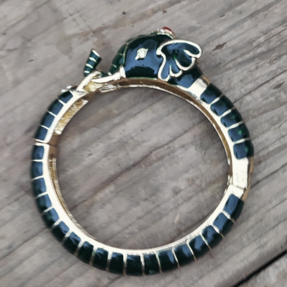 🐘 Designer Alilang enameled and jeweled elephant clamper bracelet - Picture 13 of 15